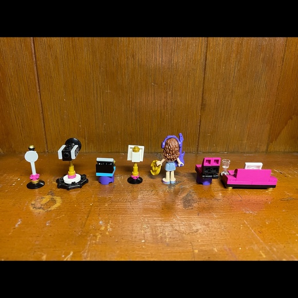 Lego Friends Pop Star Recording Studio 🎶 - Picture 7 of 10